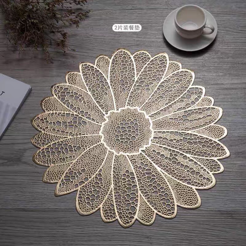 Tấm lót bàn ăn, lót lọ hoa, placemat, nhựa dẻo màu bạc và vàng, đường kính 38cm, xinh, rẻ, tiện lợi