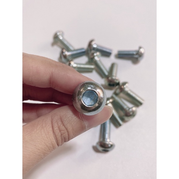 Ốc bulong 8li22 đầu lục giác mo tròn, lắp được ốc điã, gác chân xe Yamaha chất liệu sắt xi hàng đẹp