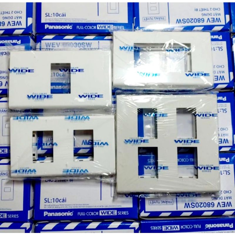 Mặt Panasonic WIDE  - Dùng cho 1 2 3 4 6 thiết bị -  CHÍNH HÃNG