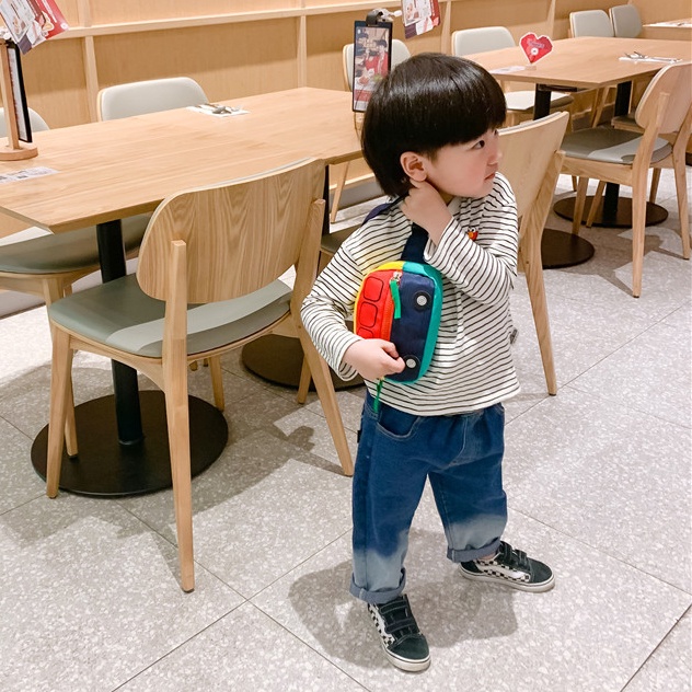 Túi đeo chéo ngực mini hình ô tô cho bé trai