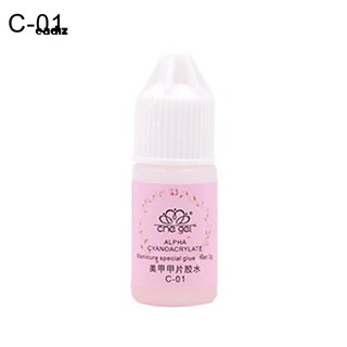 Keo dán móng giả tiện lợi