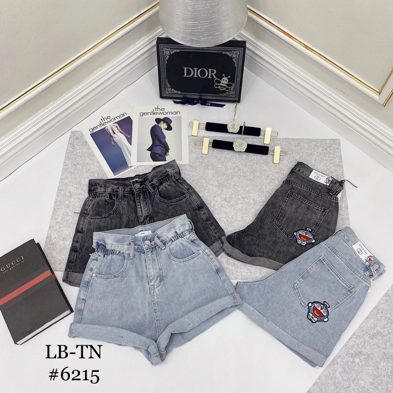 Quần short jean cạp chun thêu doremon