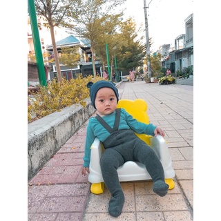 Quần yếm tất cho bé
