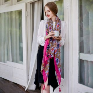 Khăn choàng rộng đi biển