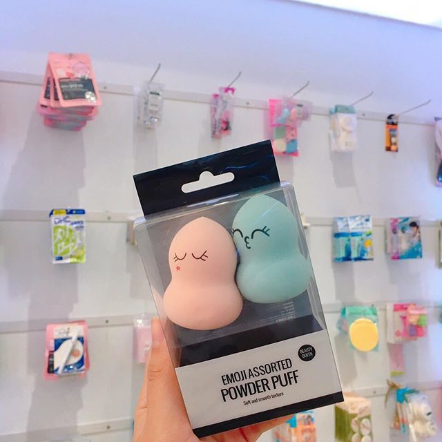 Mút tán kem nền Emoji Assorted Powder Puff Nhật Bản