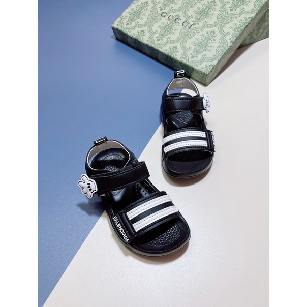 Xăng đan cho bé trai