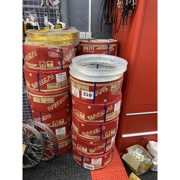 Cặp niềng nhôm banzai tặng 2 hộp căm x1r trước sau .