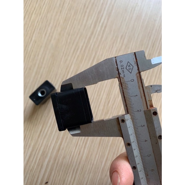 Nút chân 13x26 êcu 6