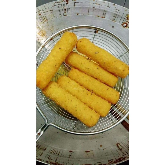 Phô mai que kéo sợi, ngon hơn khi còn nóng. Cây phô mai kéo sợi thơm ngon.