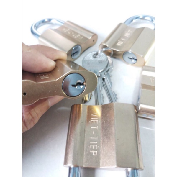 Combo 10 ổ khoá việt tiệp dùng chung 1 chìa chủ ( loại 6 phân , khoá giữ chìa , gồm 10 chìa sơ cua )