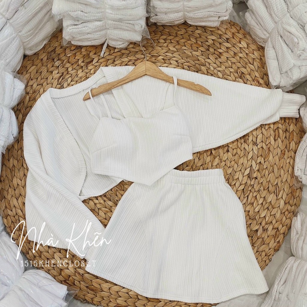 Set áo khoác crop tay dài, crop 2 dây tam giác chân váy trắng