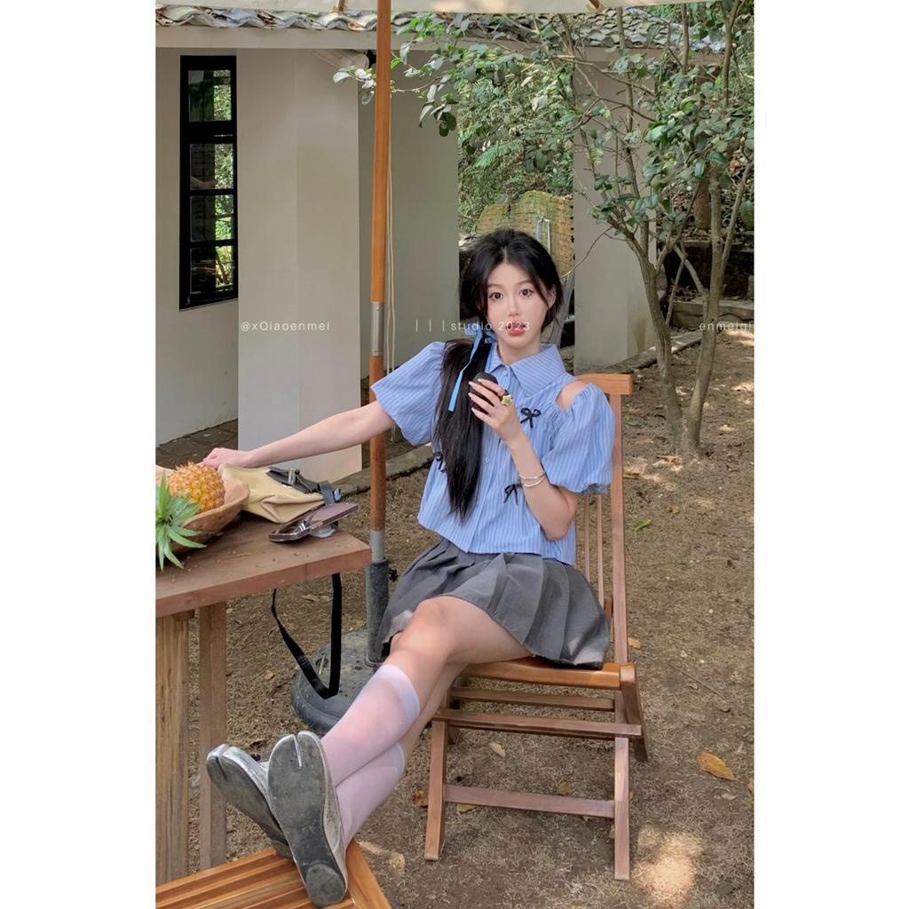 「 WELOVE1 」Áo Sơ Mi Búp Bê Tay Ngắn Bồng Kẻ Sọc Màu Xanh Dương Phối Nút Thắt Nơ Phong Cách Hàn Quốc Giản Dị Dành Cho Bạn Nữ