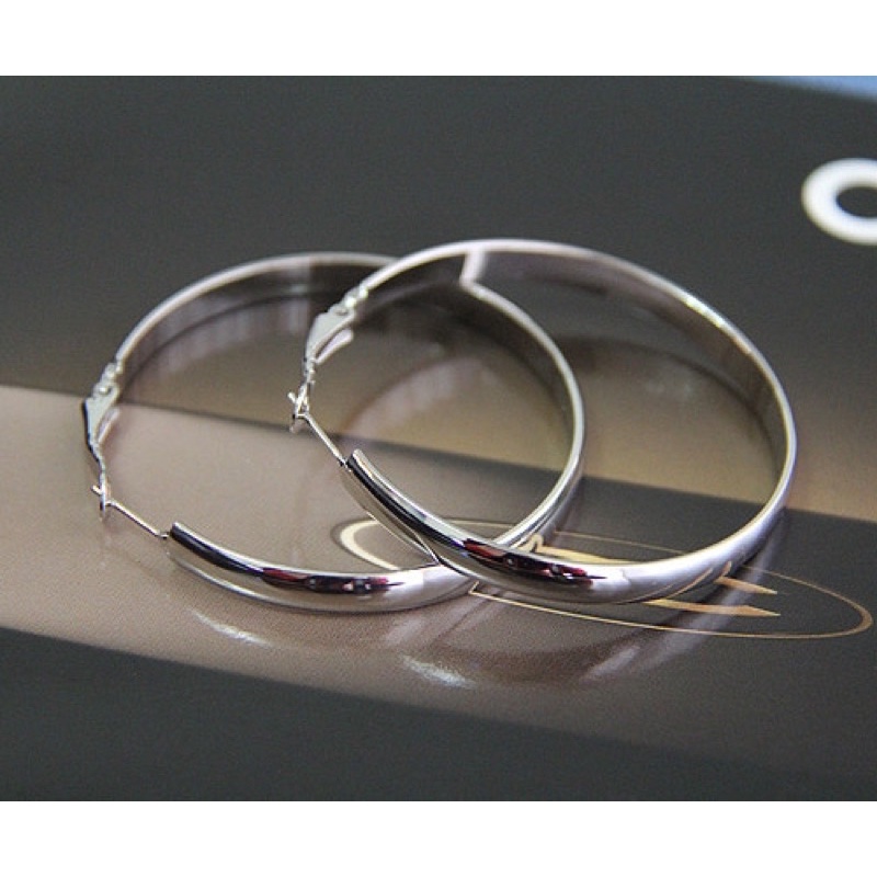 bông tai khoen tròn bảng dày cá tính