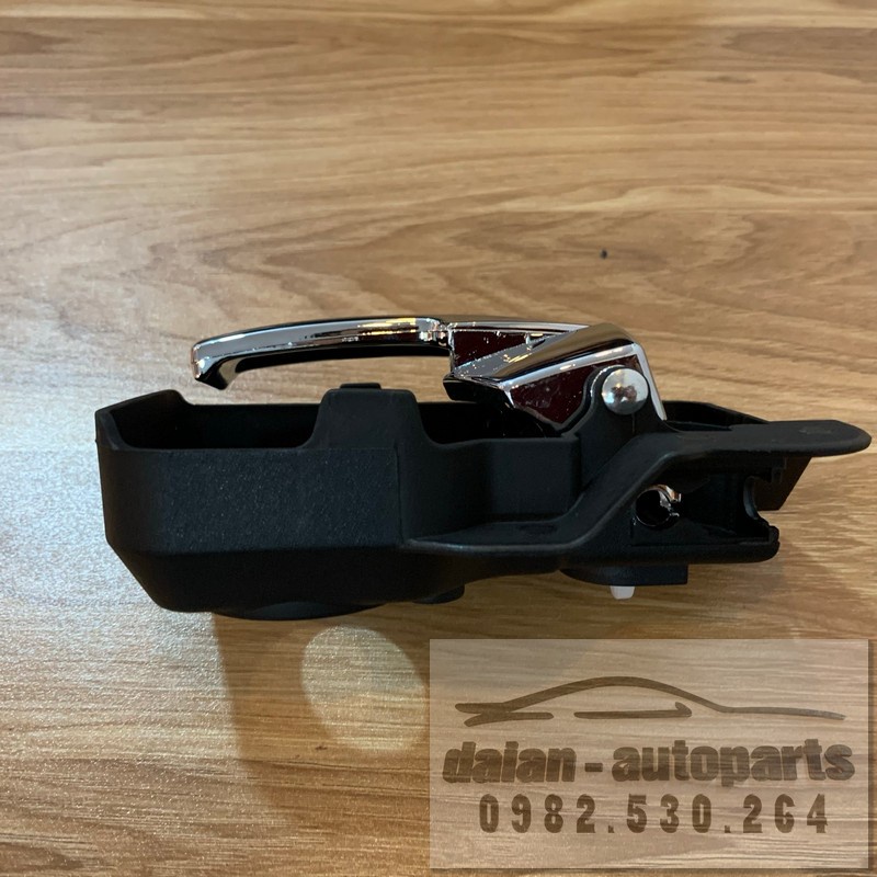 Tay mở cánh cửa bên trong dùng cho xe Ford Mondeo - 1S71-F22621-AC