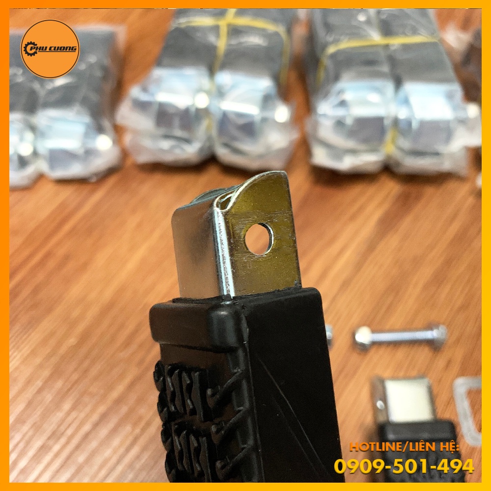 Gác Chân Sau Xe Đạp Phổ Thông  Nhiều Màu Sắc - Gắn Cho Các Loại Khung Xe Đạp Có Hàn Sẵn Ngàm Giữ