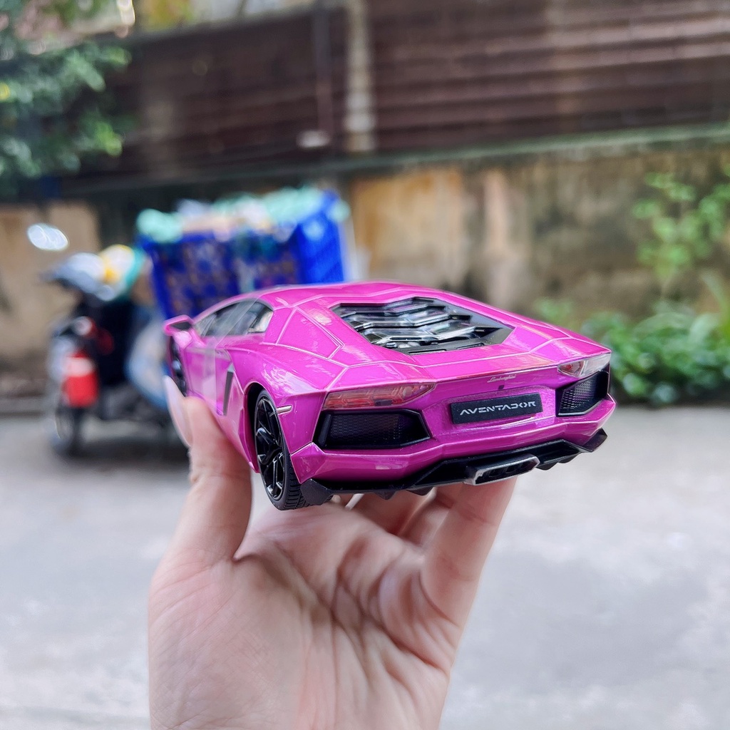 Mô hình xe Lamborghini Aventador LP700 1:24 Welly