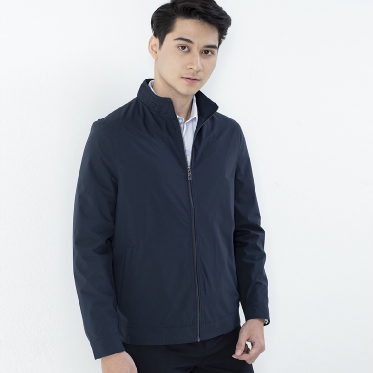 Áo khoác gió Aristino 2 lớp dáng suông vừa bo tay bo tay bó gấu tiện lợi chất liệu polyester mềm mại AJK009W1