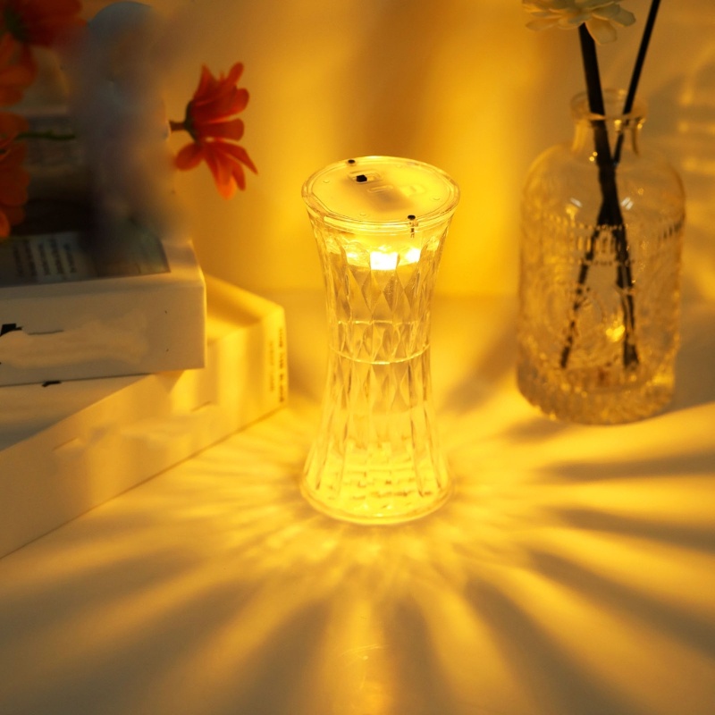 Đèn Pha Lê Trong Suốt Để Bàn 2 Màu