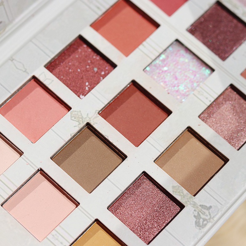 [Phấn mắt ❤️𝑭𝒓𝒆𝒆𝒔𝒉𝒊𝒑❤️ Bảng phấn mắt 18 ô Vongee Rabbit Party