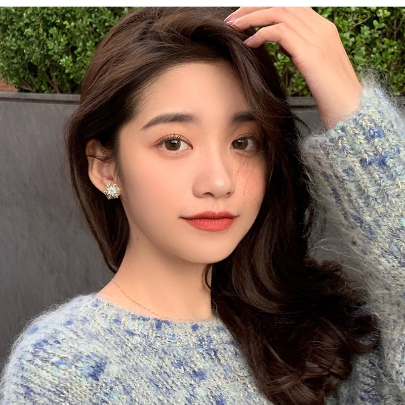 Khuyên Tai Hình Bông Tuyết Giáng Sinh Dễ Thương