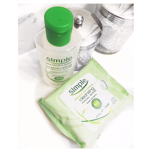 Khăn tẩy trang Simple Kind to skin Cleansing Facial Wipes 25 tờ