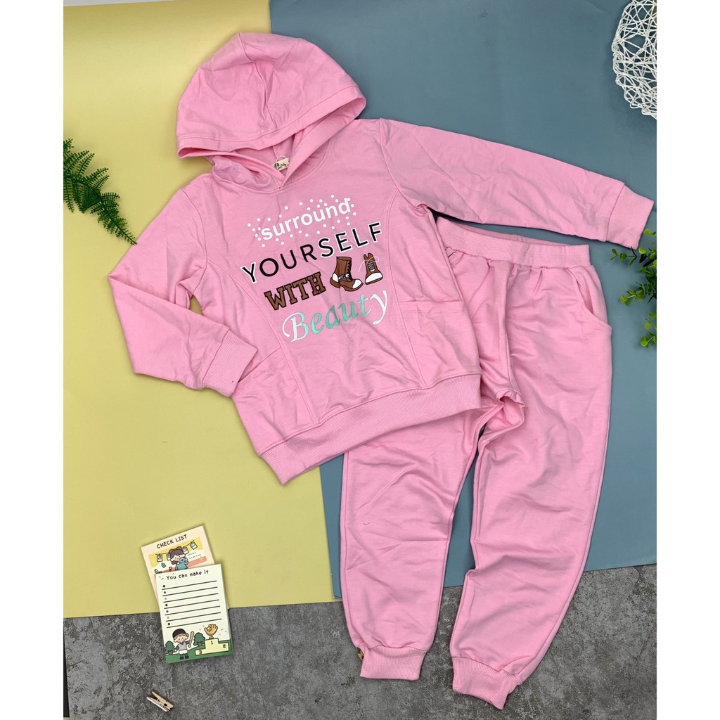 Bộ nỉ da cá thu đông dài tay áo có mũ hình đôi giày bé gái size 9-14T, cho bạn từ 29-40kg. Chât nỉ da cá đẹp, đanh tay