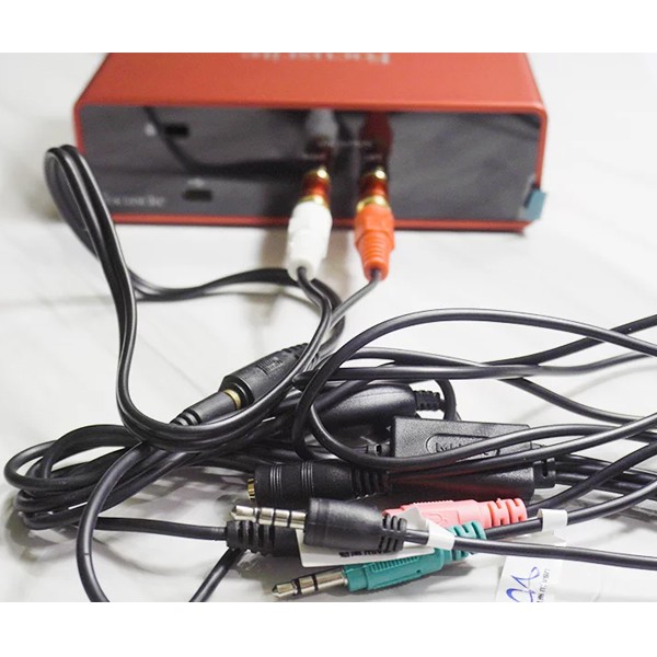 Bộ dây live stream sound card Focusrite