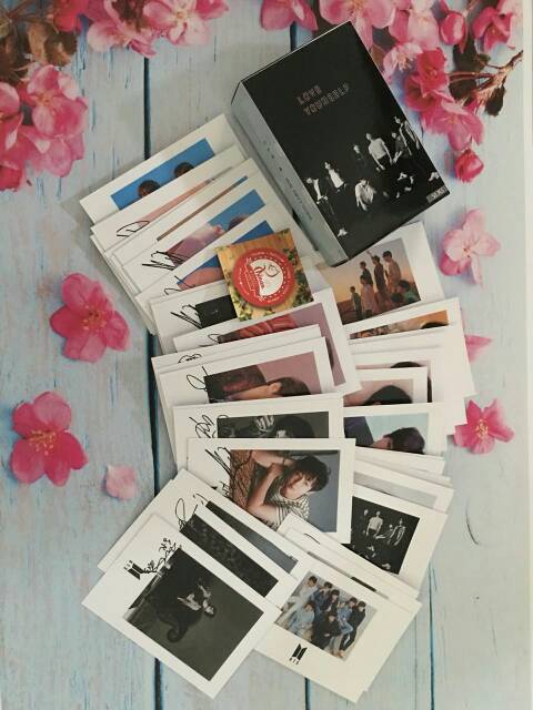 Polaroid Bộ Album Ảnh Nhóm Nhạc Bts Kèm Chữ Ký