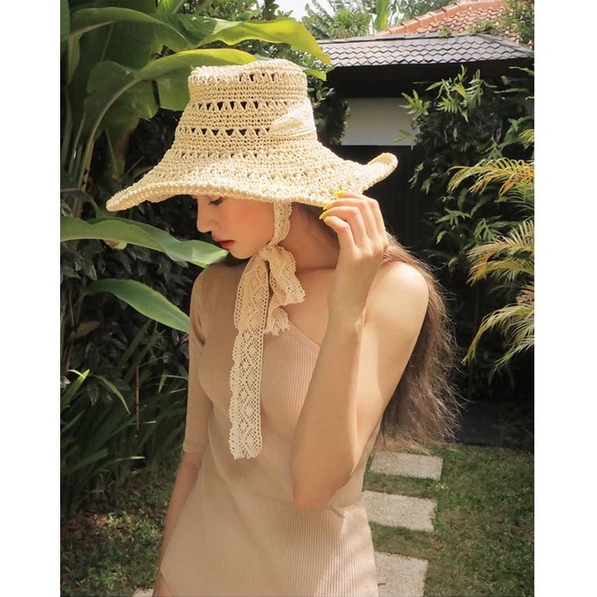 Mũ cói đi biển Vành rộng đan thưa cột dây ren trắng -phong cách Vintage