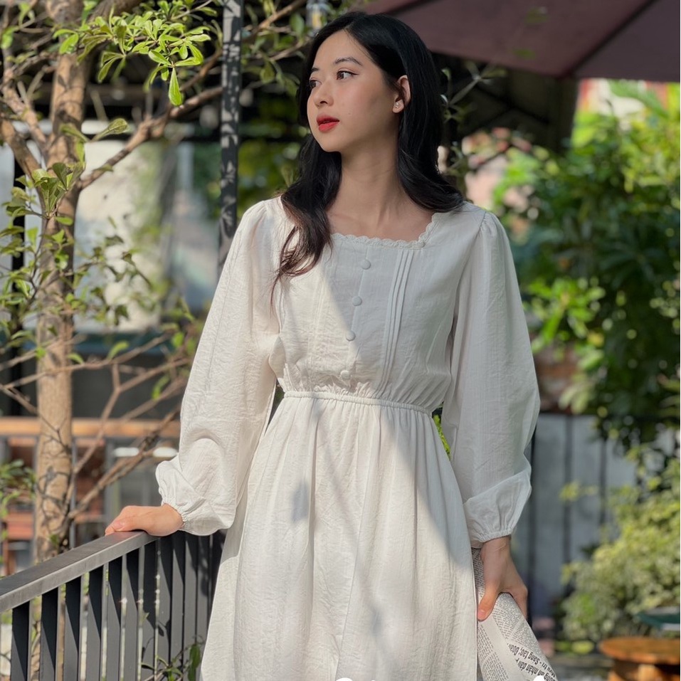 Váy trắng dài tay cổ vuông cúc bọc | BigBuy360 - bigbuy360.vn