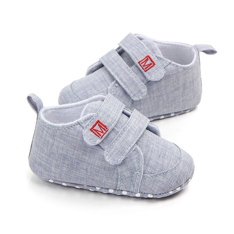 Giày vải quai dán màu trơn phong cách đơn giản dành cho bé