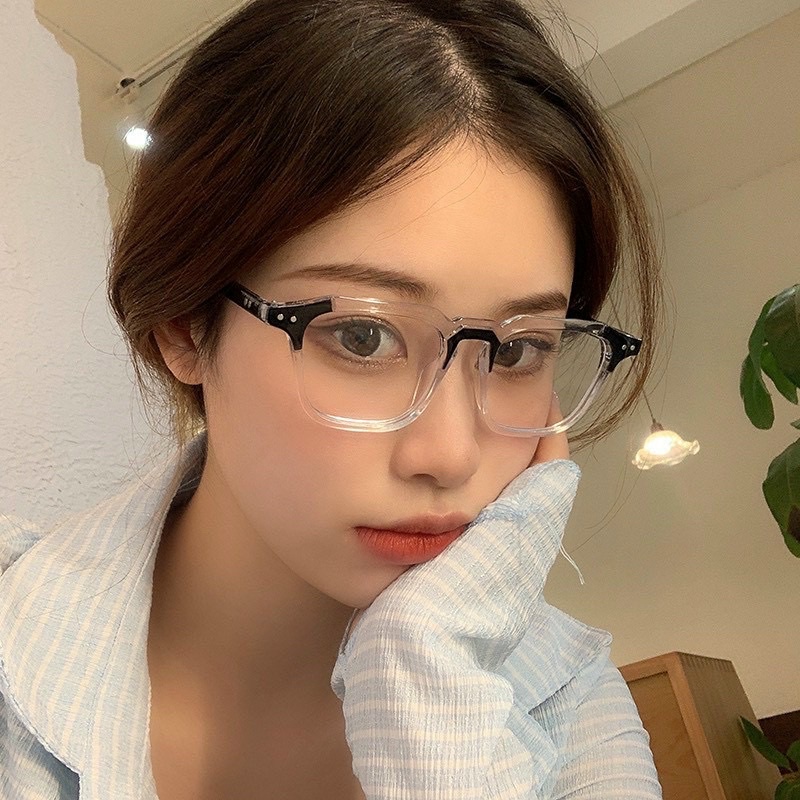 Kính mắt thời trang sắc màu