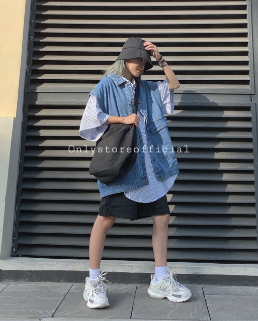 Túi đeo chéo,đựng đươc sách vở vừa a4, tông màu túi là tông tự nhiên | BigBuy360 - bigbuy360.vn