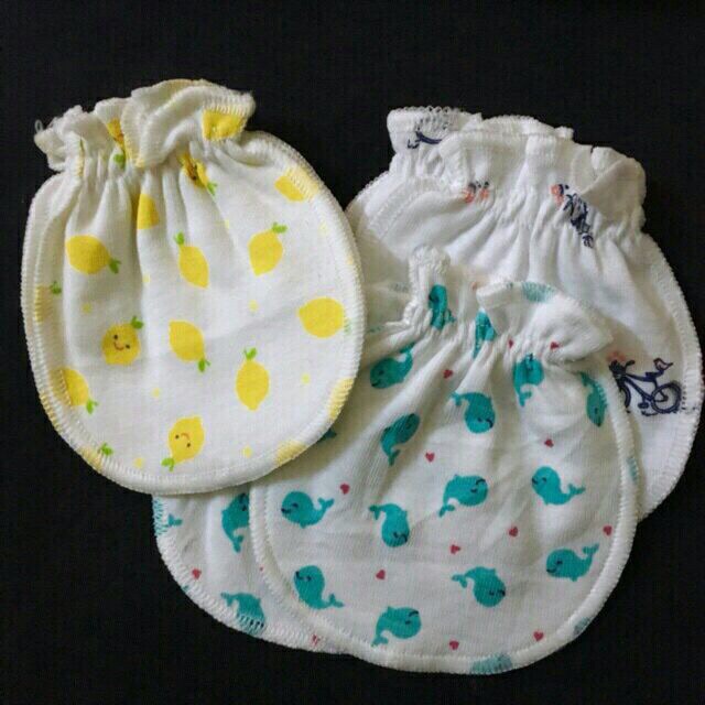 SET 3 ĐÔI BAO TAY CHO BÉ SƠ SINH - 5 THÁNG HOTGA