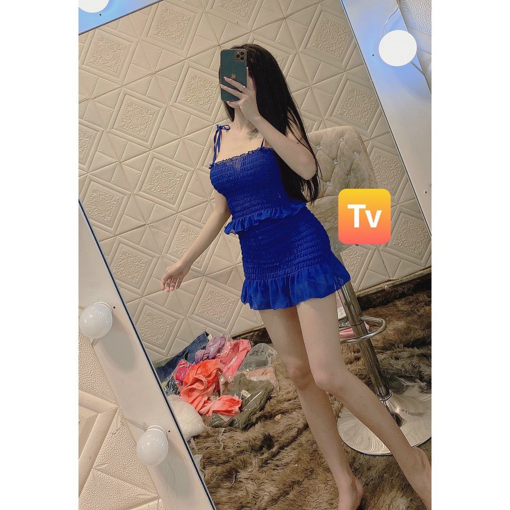 Sét bộ áo hai dây nhúm trơn phối chân váy nhúm body cực xinh , chất voan mềm mịn