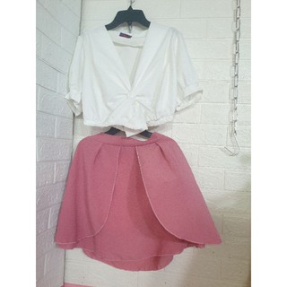 Set áo tay phồng xoắn tà và váy công chúa