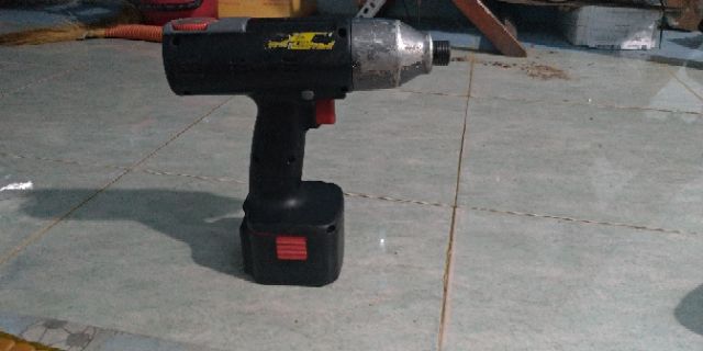 Bắn vít National EZ6605 12v chỉnh số lần búa gõ