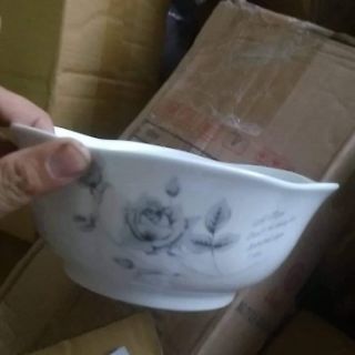 Tô số 8 bông hồng đen Ck