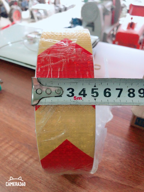 Băng dính phản quang 50M mũi tên vàng đỏ