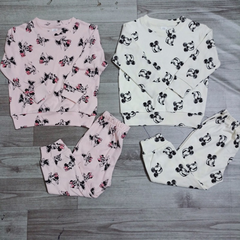 Bộ Gap xuất dư bé gái