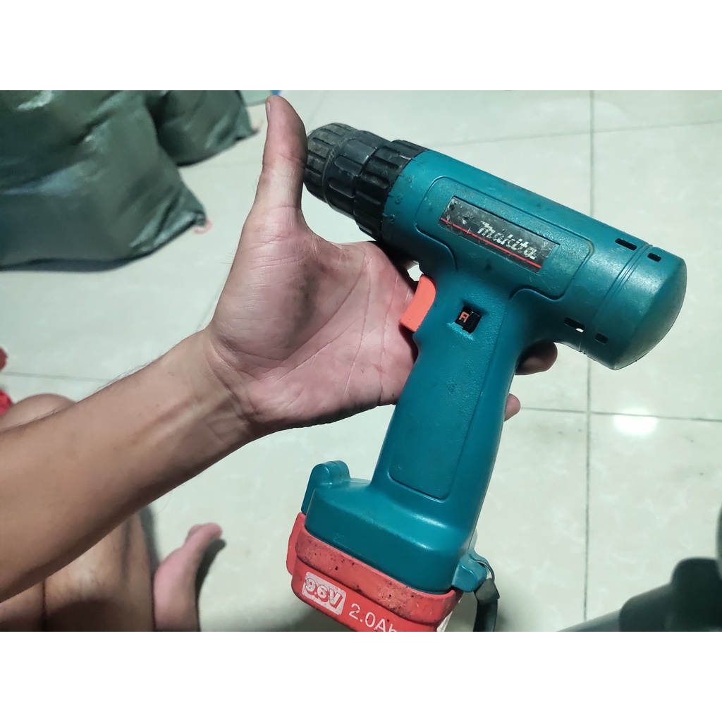 Thân máy + Vỏ pin máy khoan pin nội địa Nhật 9.6V / 12V đầu kẹp 10 ly Makita 6221D