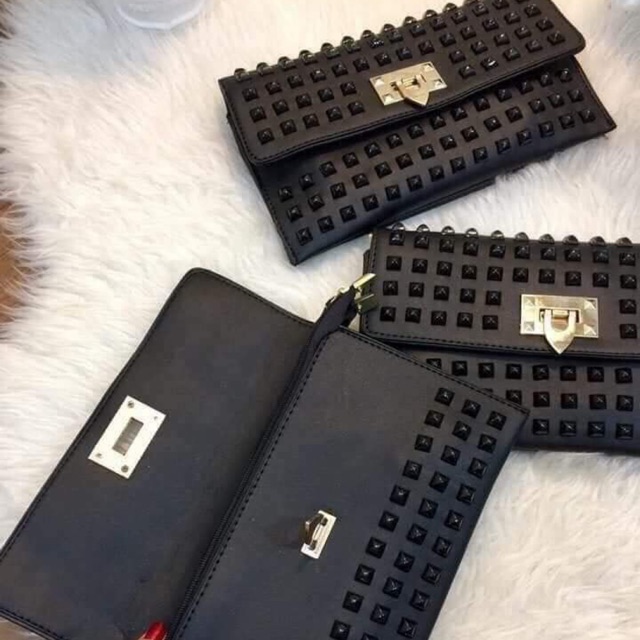 Ví tay đính đá louboutin