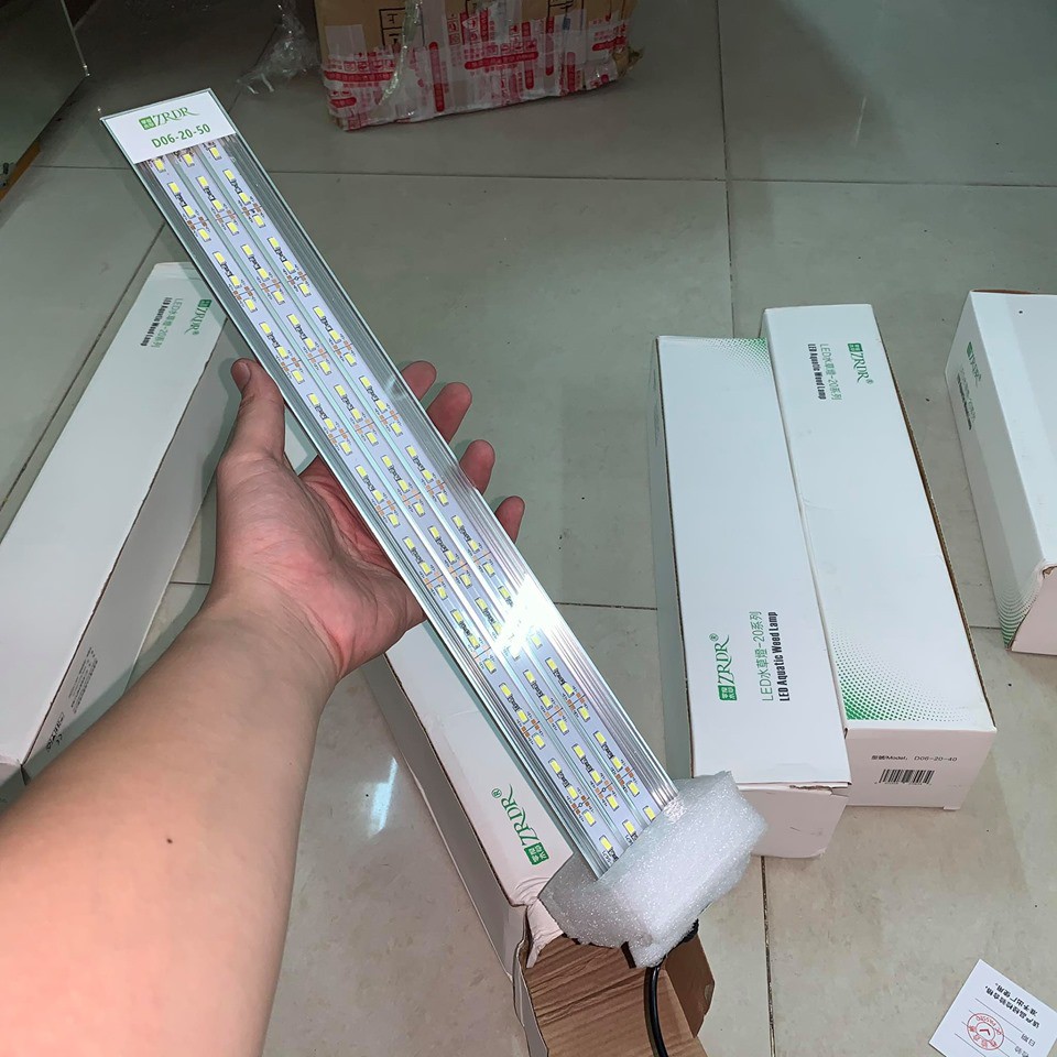 Đèn LED thủy sinh cao cấp của Wyin ( công ty ZRDR ), dải quang phổ tốt, đáp ứng đầy đủ ánh sáng cho cây sinh trưởng