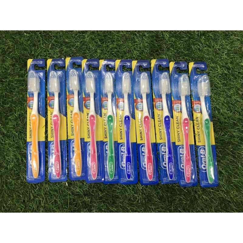 Bàn chải đánh răng Oral B Easy Clean Loại Mềm( Giao màu ngẫu nhiên)