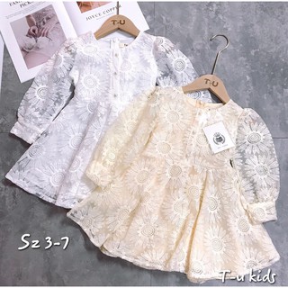 Váy trắng ren hoa cúc cho bé gái