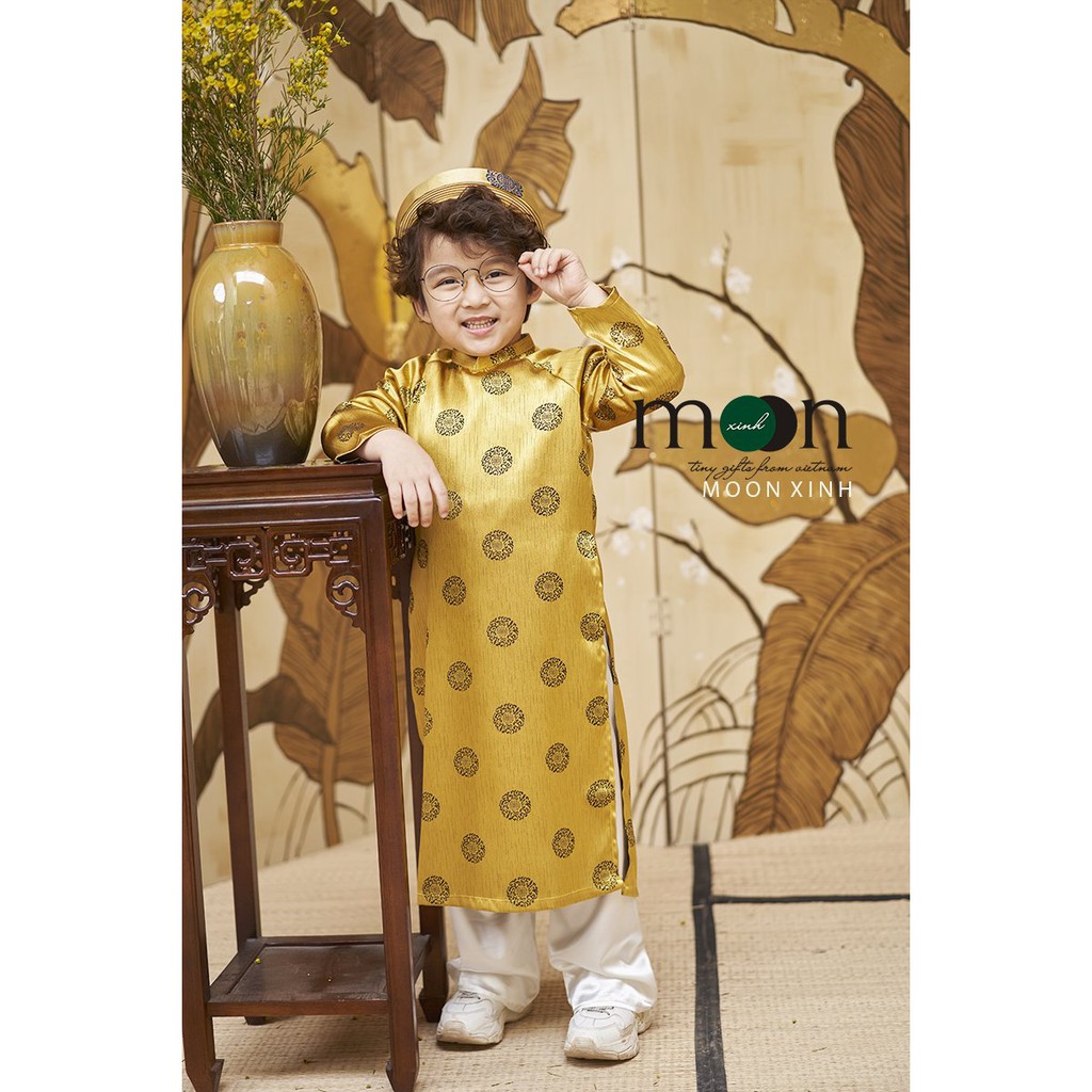 Áo dài xuân cho bé trai VNS 336 Moon Xinh Họa tiết chữ phúc may mắn Màu vàng đồng - Full Size - Gấm dệt mặt lụa