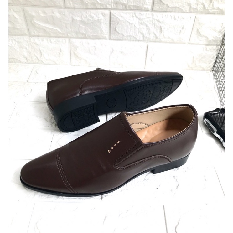 Giày công sở nam tăng cao 6-7cm..da mềm..kiểu dáng đẹp..màu nâu và đen..đế khâu sẵn rất chắc chắn