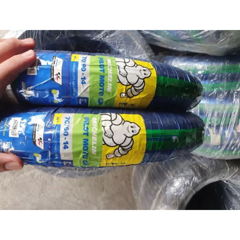 Vỏ Lốp Michelin moto gp 70/90-14 hàng hiếm.vỏ mới 100% dành cho xe ga. vision.ab.vario.click...vỏ nhỏ nhẹ xe gắn như zin