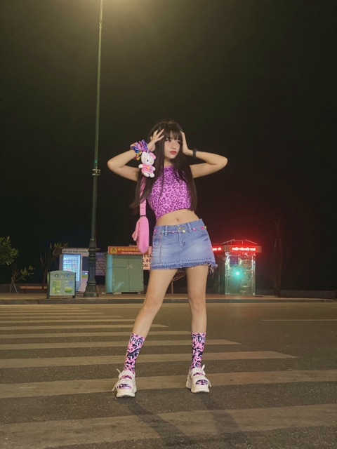 Áo croptop cổ yếm da báo sexy