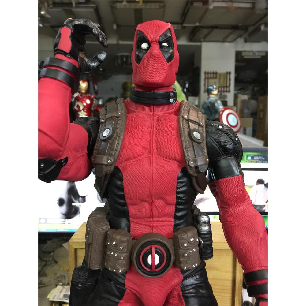 Mô hình Deadpool khổng lồ tỷ lệ 1/4 cao 50cm